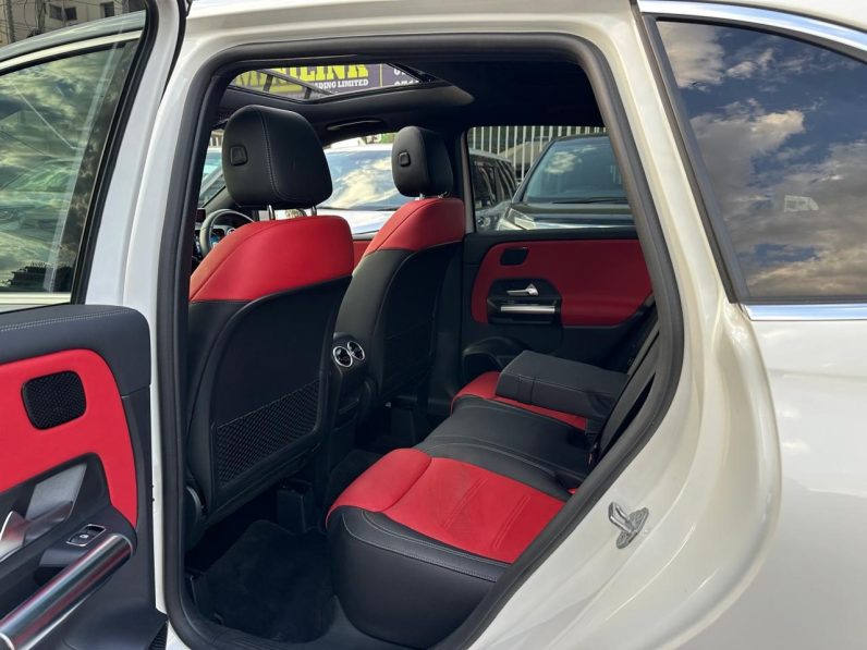 
								Mercedez Benz B180 full									