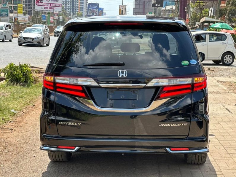 
								Honda Odyssey full									