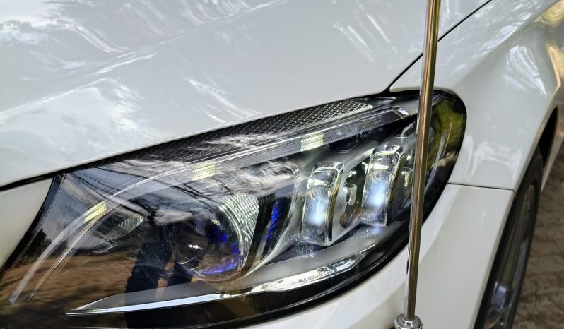 
								Mercedez Benz C200 EQ BOOST full									