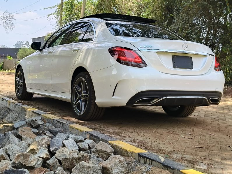 
								Mercedez Benz C200 EQ BOOST full									