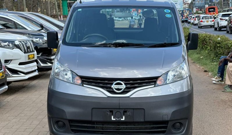 
								Nissan NV200 full									
