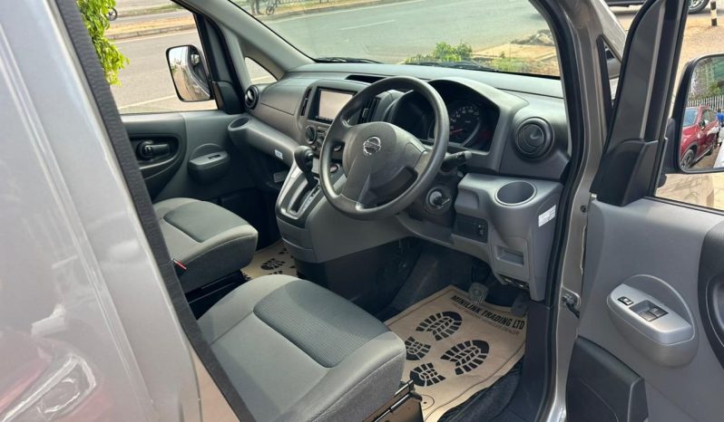 
								Nissan NV200 full									