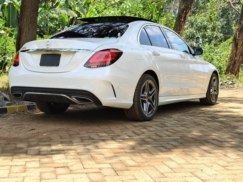 
								Mercedez Benz C200 EQ BOOST full									