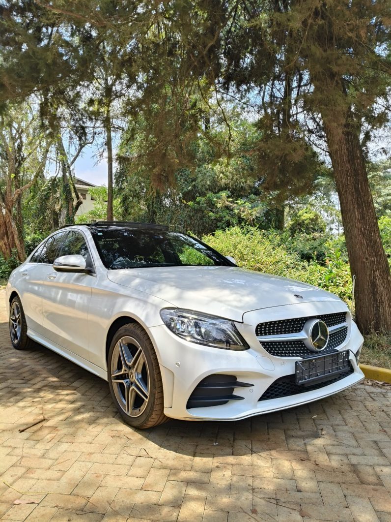 
								Mercedez Benz C200 EQ BOOST full									