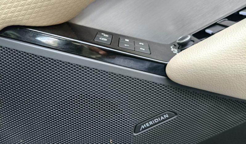 
								Range Rover Velar full									