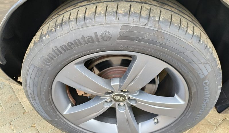 
								Range Rover Velar full									