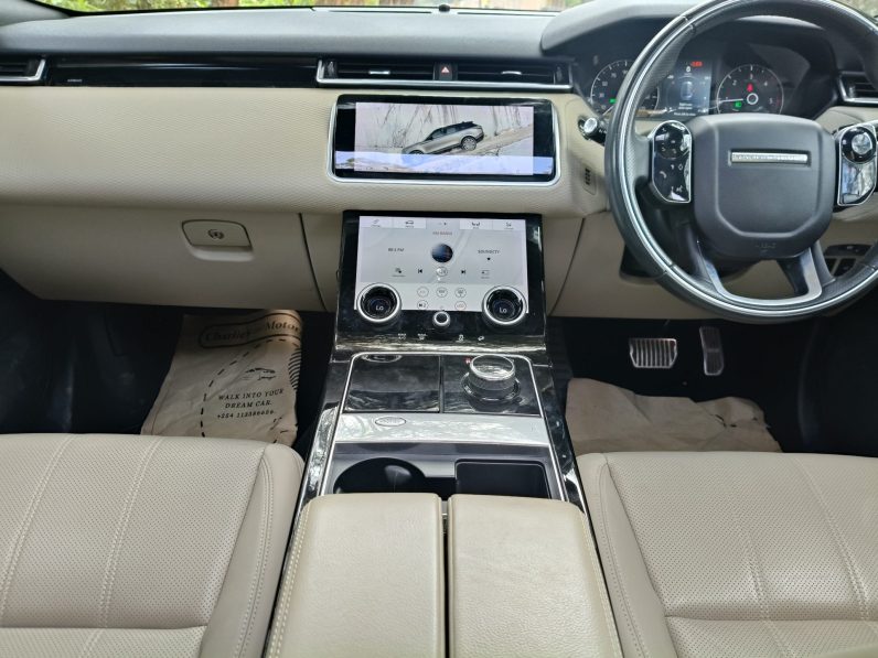 
								Range Rover Velar full									