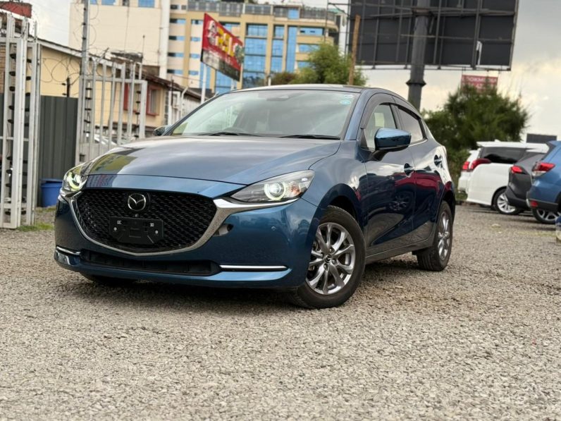 
								Mazda 2 full									