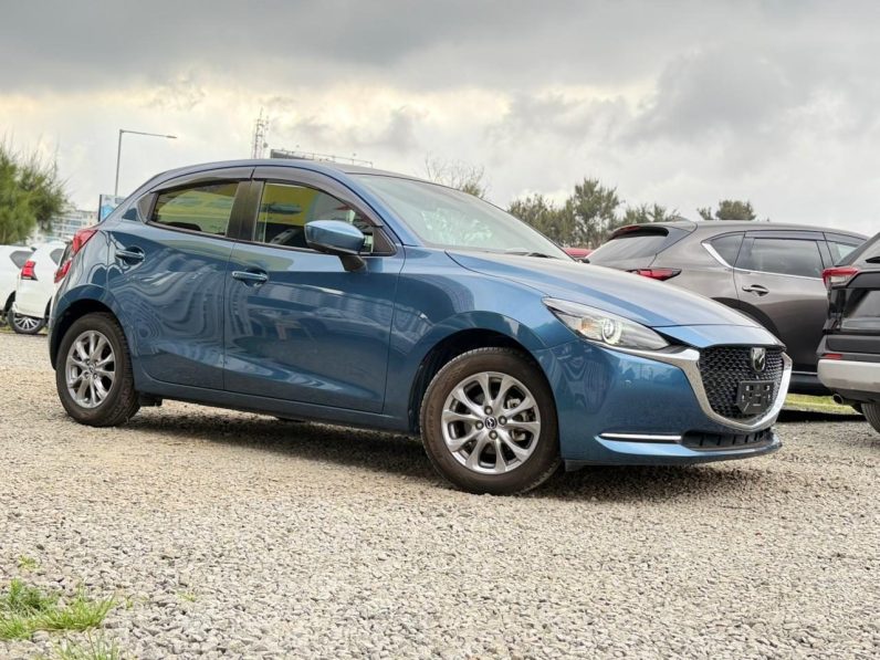 
								Mazda 2 full									