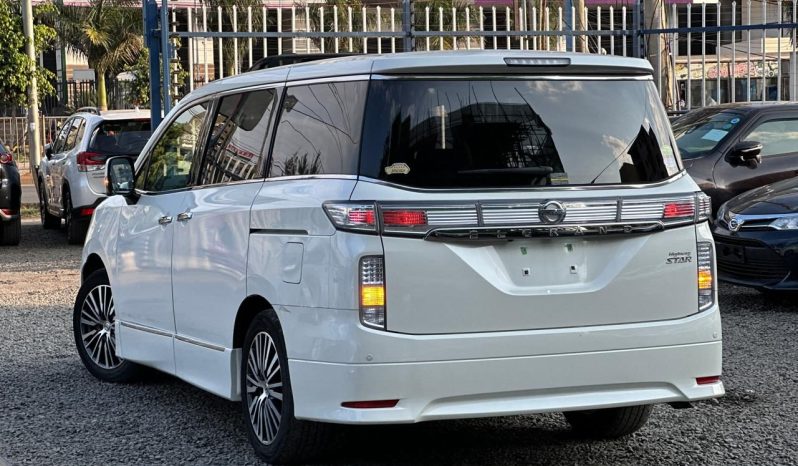 
								Nissan Elgrand Highway Star full									
