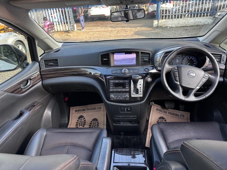 
								Nissan Elgrand Highway Star full									