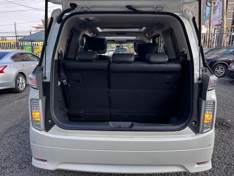 
								Nissan Elgrand Highway Star full									