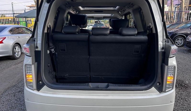 
								Nissan Elgrand Highway Star full									