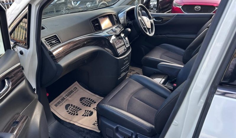 
								Nissan Elgrand Highway Star full									