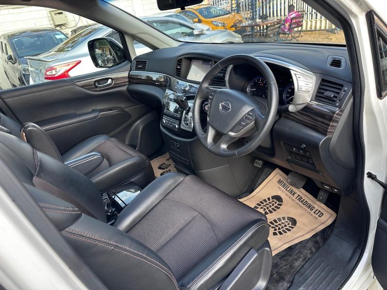 
								Nissan Elgrand Highway Star full									