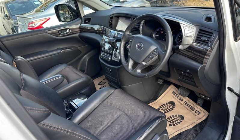 
								Nissan Elgrand Highway Star full									