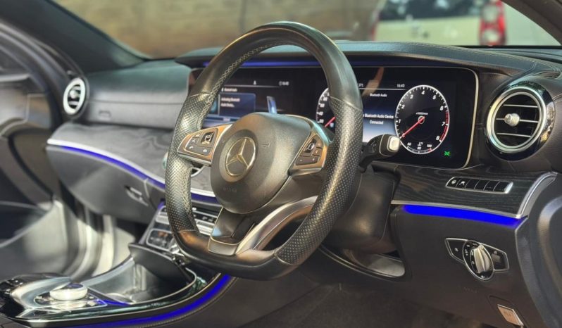 
								Mercedez Benz E200 full									