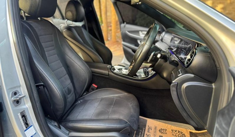 
								Mercedez Benz E200 full									