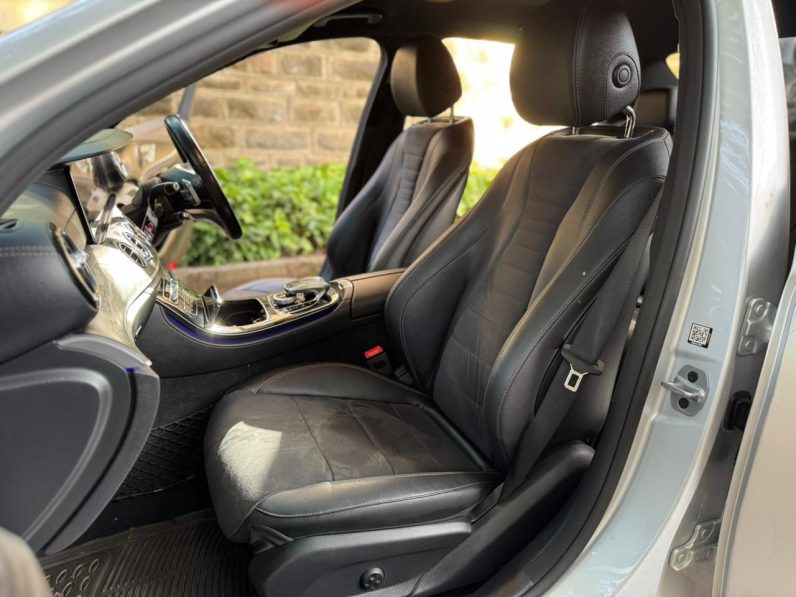 
								Mercedez Benz E200 full									