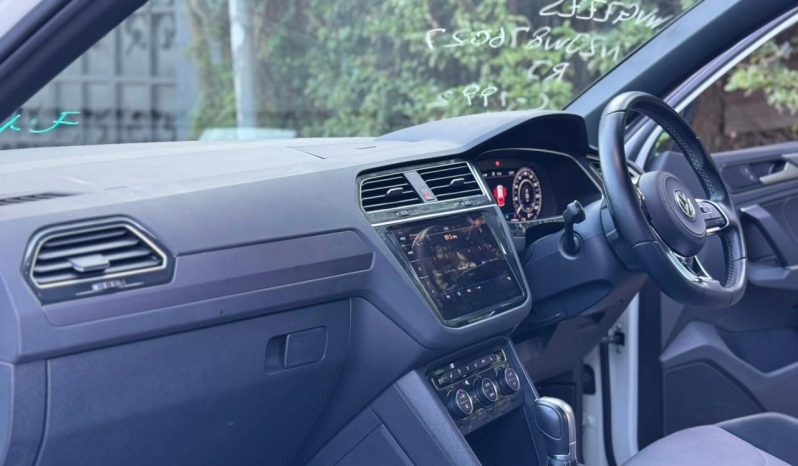 
								Volkswagen Tiguan full									