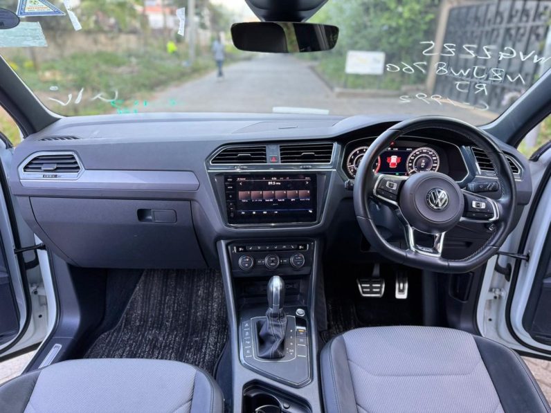 
								Volkswagen Tiguan full									
