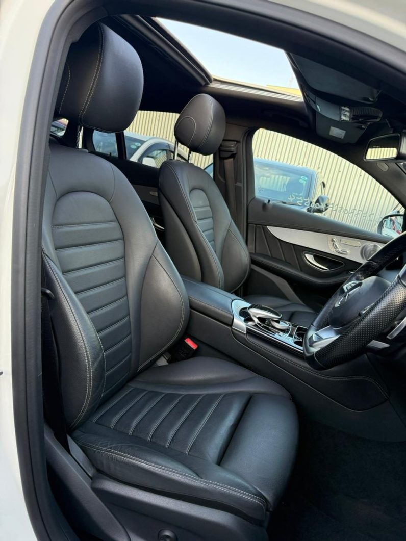 
								Mercedez Benz GLC220D full									