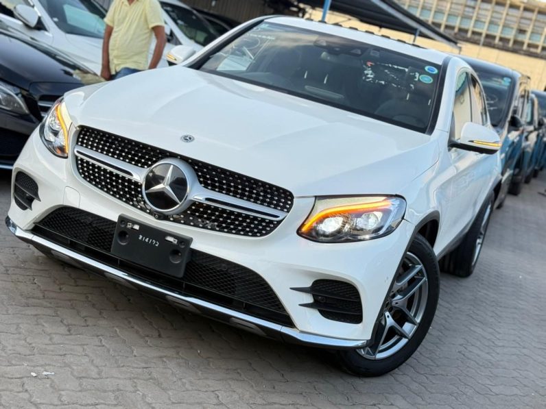 
								Mercedez Benz GLC220D full									