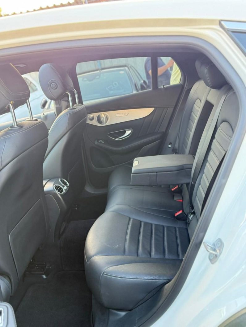 
								Mercedez Benz GLC220D full									