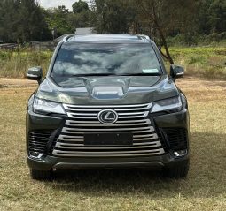 Lexus LX500d