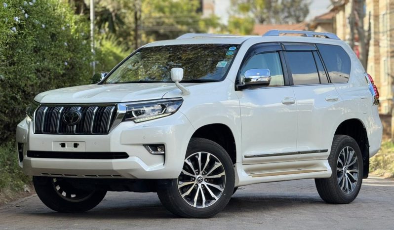 
								Toyota LandCruiser Prado TX-L full									
