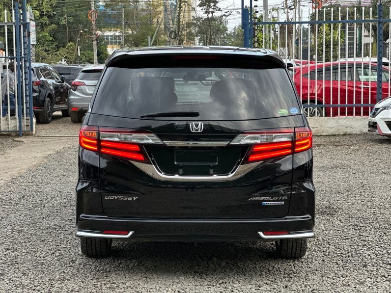 
								Honda Odyssey full									