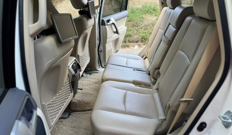 
								Toyota LandCruiser Prado TX-L full									