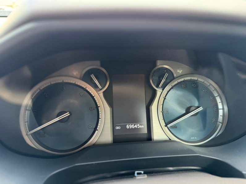 
								Toyota LandCruiser Prado TX-L full									