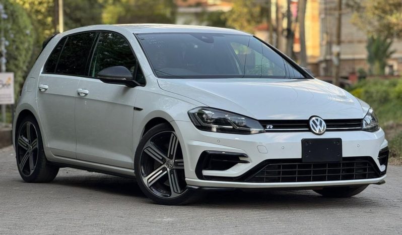 
								Volkswagen Golf R full									