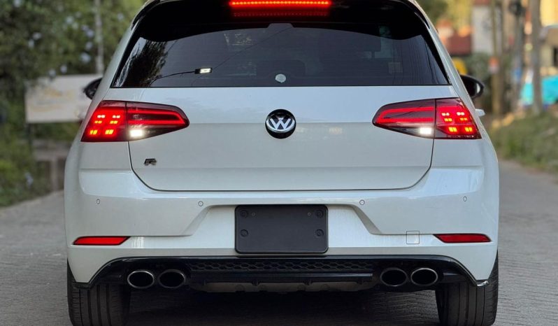 
								Volkswagen Golf R full									