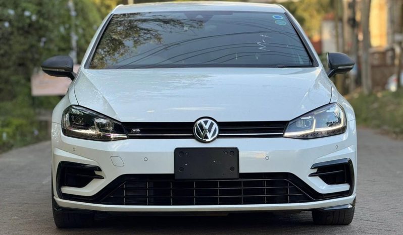 
								Volkswagen Golf R full									