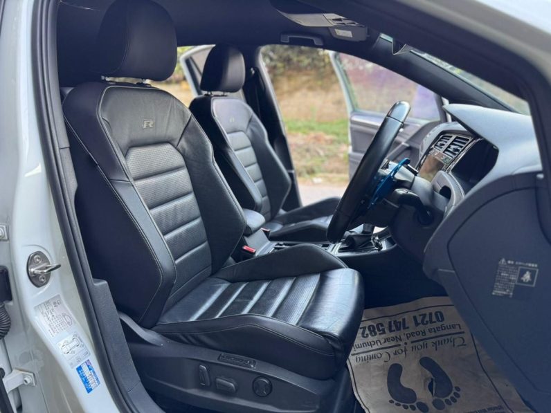 
								Volkswagen Golf R full									