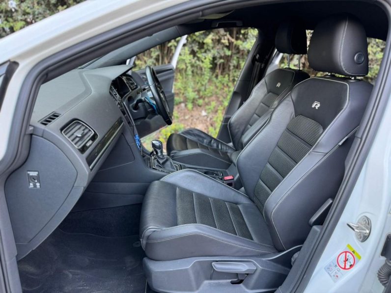 
								Volkswagen Golf R full									