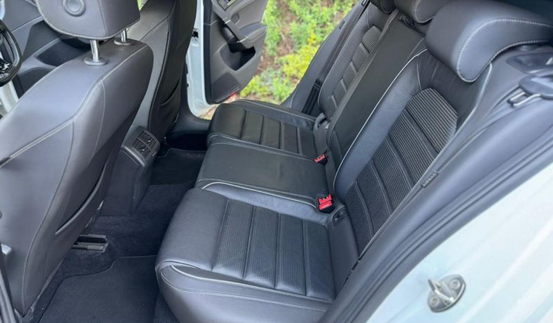 
								Volkswagen Golf R full									