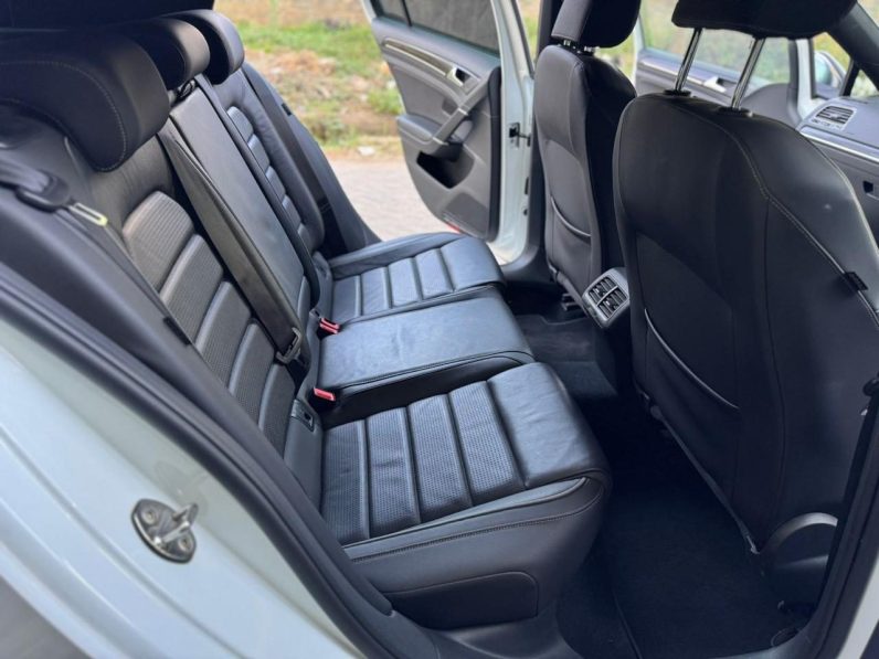 
								Volkswagen Golf R full									