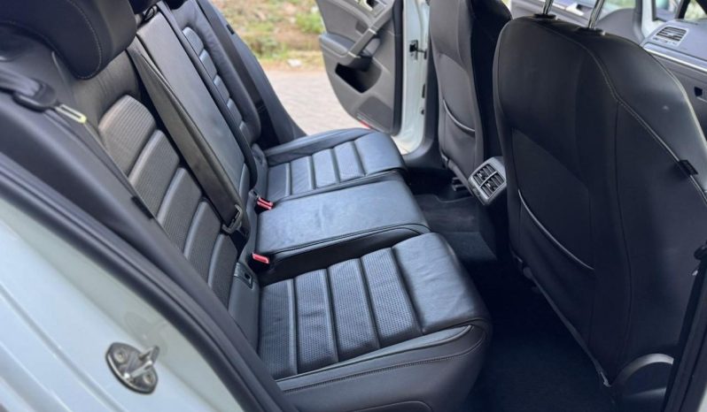 
								Volkswagen Golf R full									