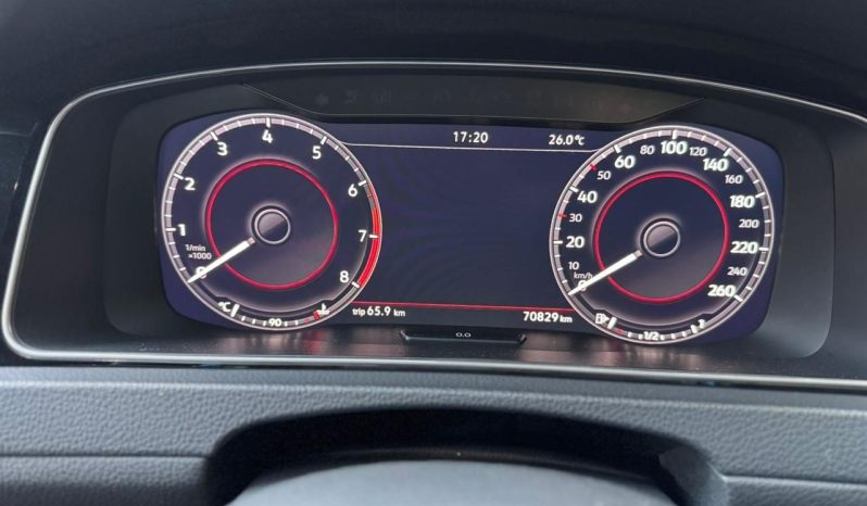 
								Volkswagen Golf R full									