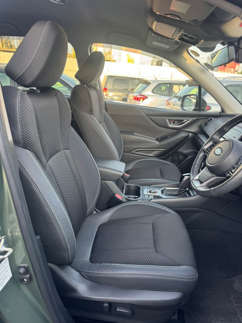 
								Subaru Forester full									