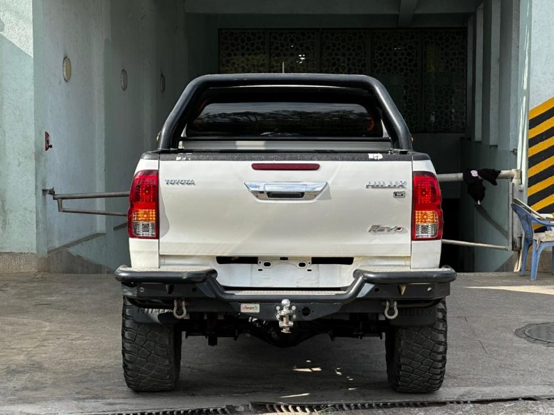 
								Toyota hilux full									