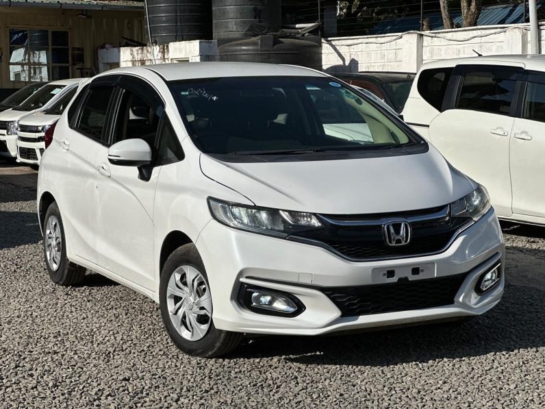 
								Honda Fit full									