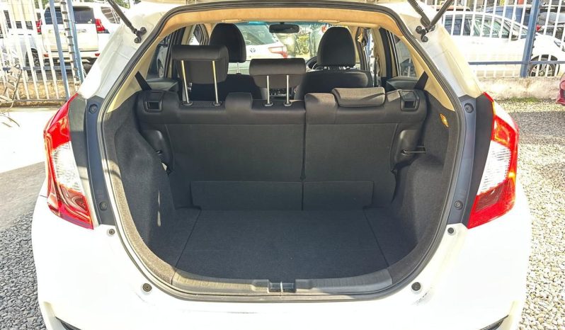 
								Honda Fit full									