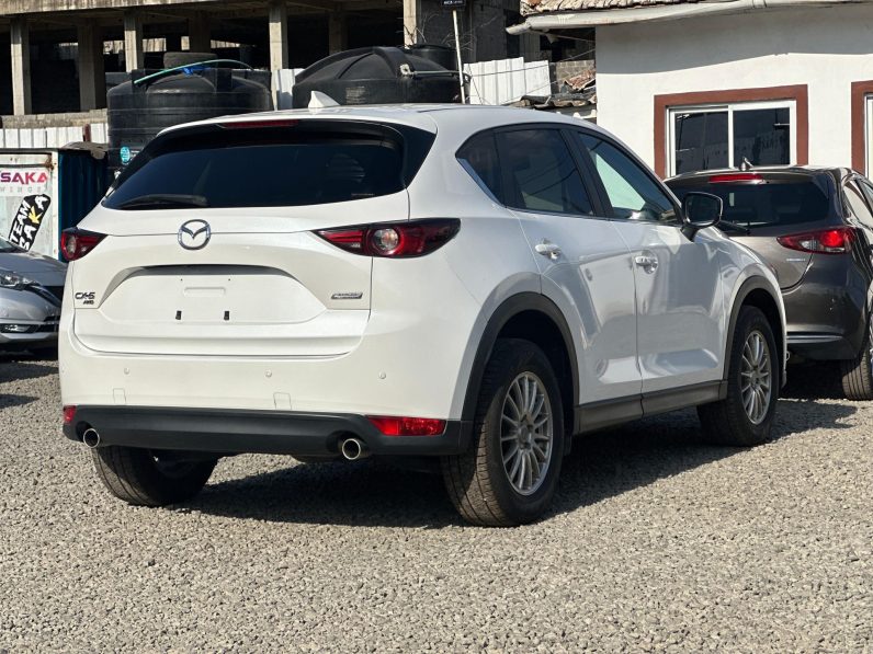 
								Mazda CX-5 full									