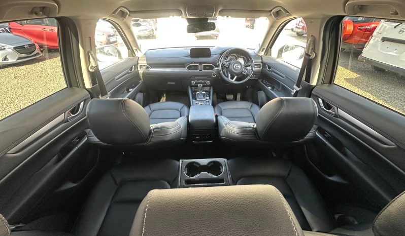 
								Mazda CX-5 full									