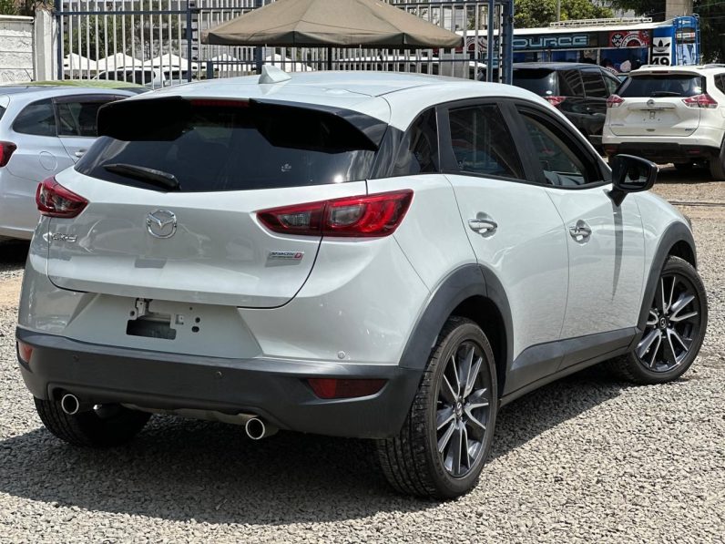 
								Mazda CX-3 full									