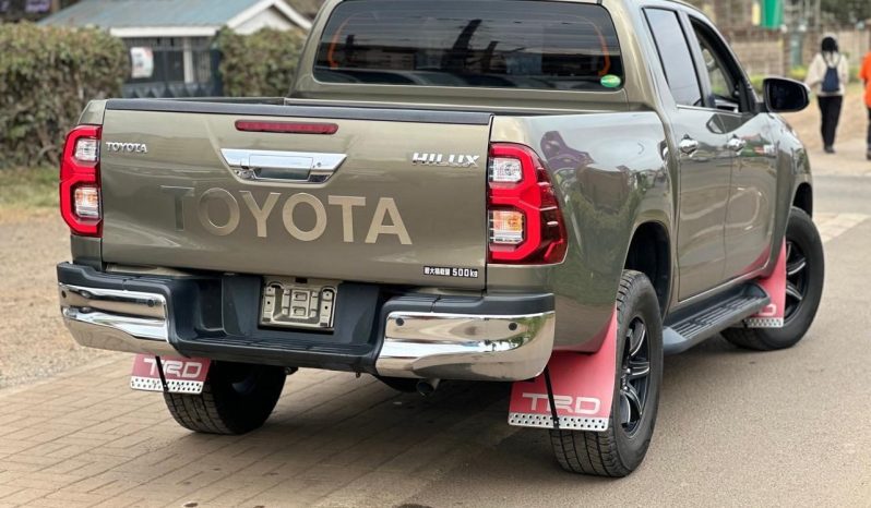 
								Toyota Hilux full									